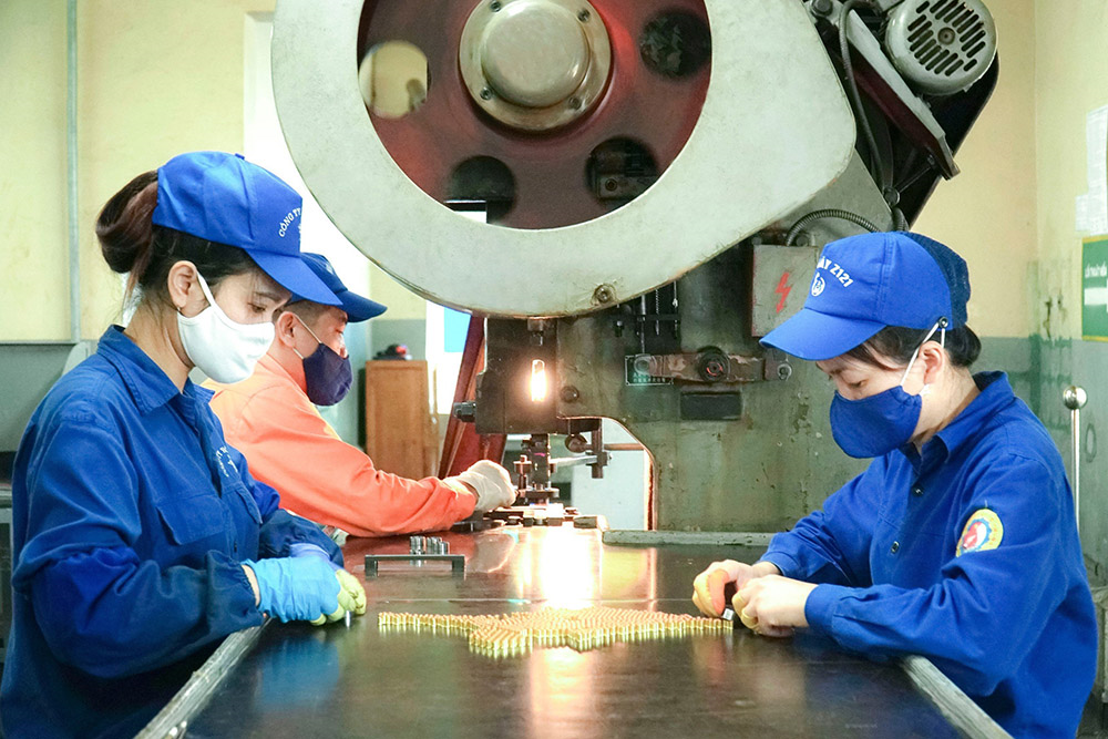 Bộ Công An đề xuất được sản xuất pháo hoa nổ tại Việt Nam