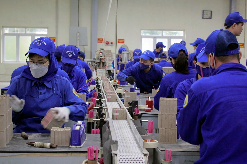 10 Công Đoạn Sản Xuất Pháo Hoa Z121 – Bộ Quốc Phòng